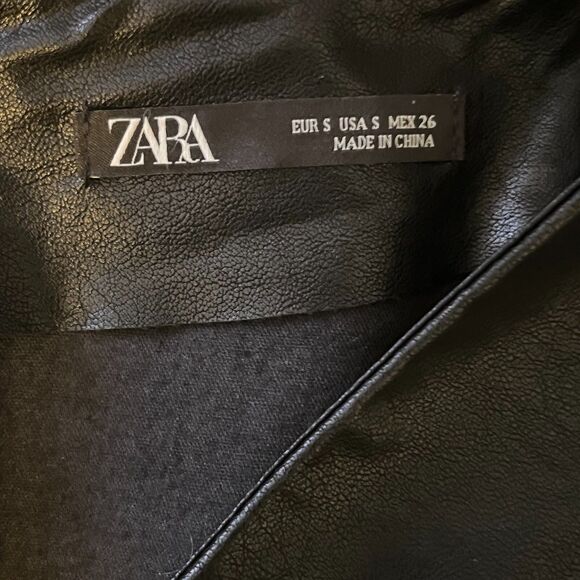 ZARA Black MINI FAUX LEATHER DRESS Draped V-Neck 3/4 Sleeve Womens Small - Picture 3 of 7